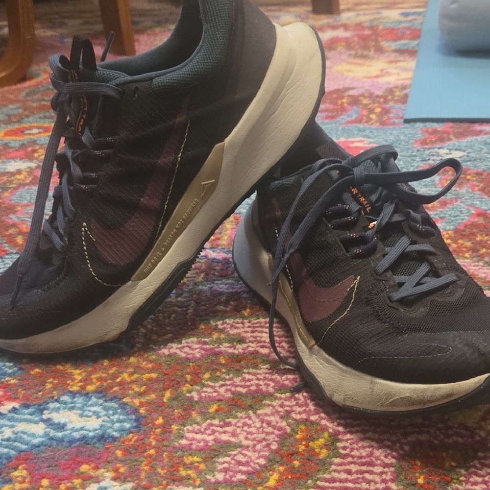 Nike Black and Dark Purple Athletic Shoes